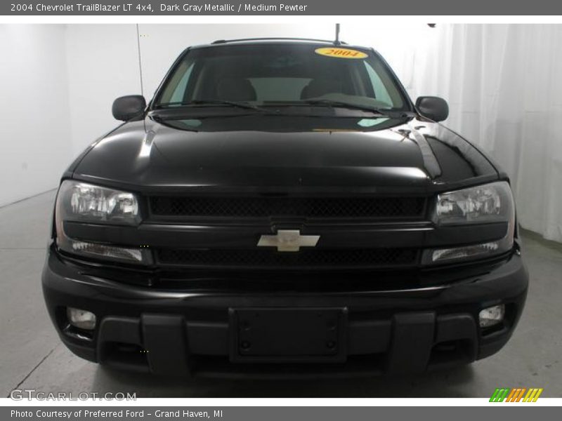 Dark Gray Metallic / Medium Pewter 2004 Chevrolet TrailBlazer LT 4x4