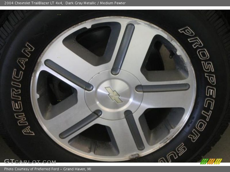 Dark Gray Metallic / Medium Pewter 2004 Chevrolet TrailBlazer LT 4x4