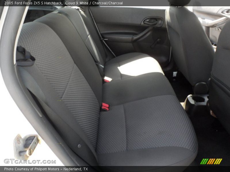 Cloud 9 White / Charcoal/Charcoal 2005 Ford Focus ZX5 S Hatchback