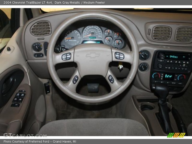 Dark Gray Metallic / Medium Pewter 2004 Chevrolet TrailBlazer LT 4x4