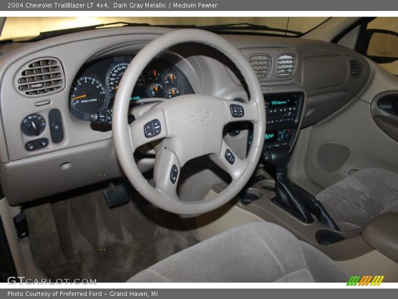 Dark Gray Metallic / Medium Pewter 2004 Chevrolet TrailBlazer LT 4x4