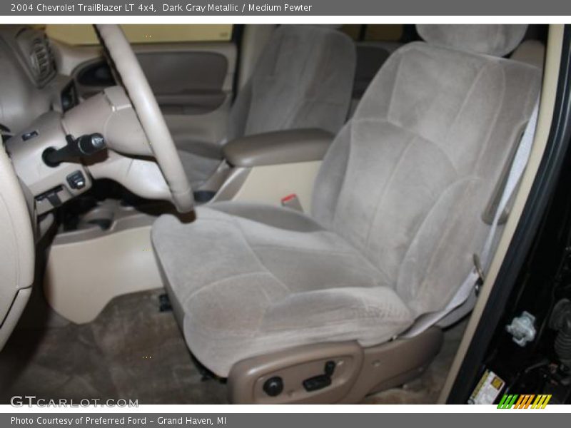 Dark Gray Metallic / Medium Pewter 2004 Chevrolet TrailBlazer LT 4x4