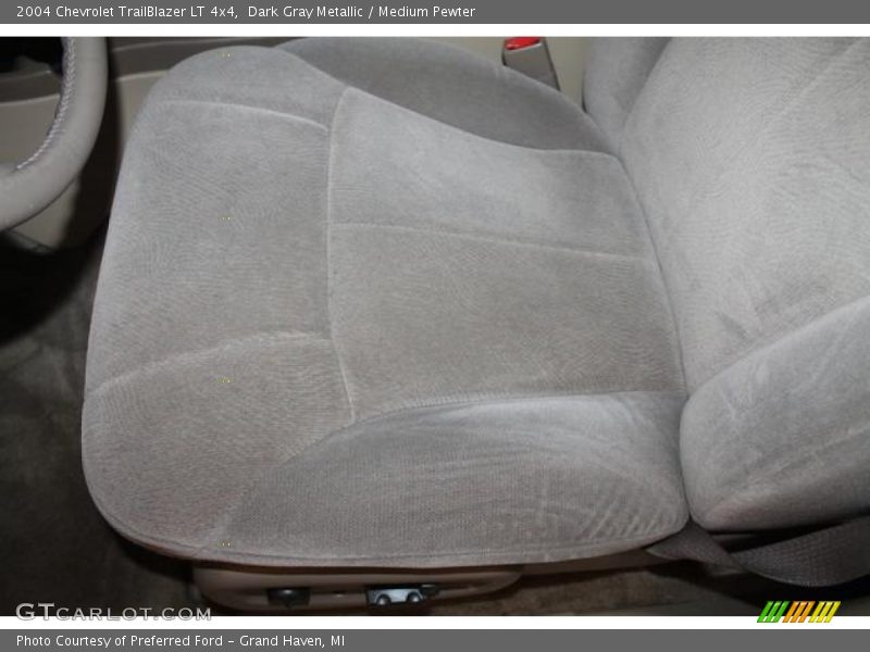 Dark Gray Metallic / Medium Pewter 2004 Chevrolet TrailBlazer LT 4x4