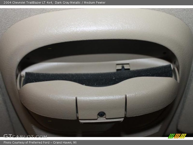 Dark Gray Metallic / Medium Pewter 2004 Chevrolet TrailBlazer LT 4x4