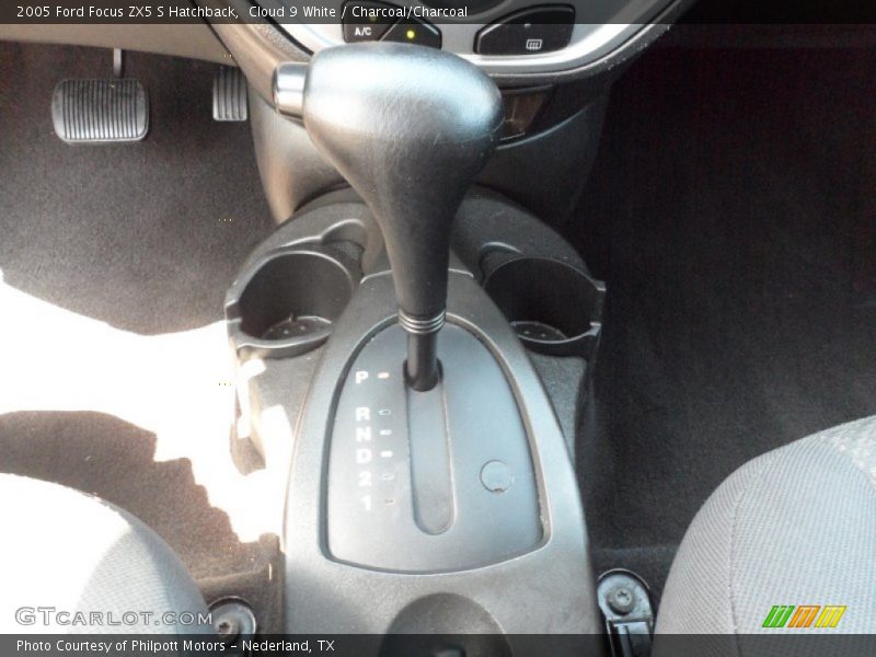 Cloud 9 White / Charcoal/Charcoal 2005 Ford Focus ZX5 S Hatchback