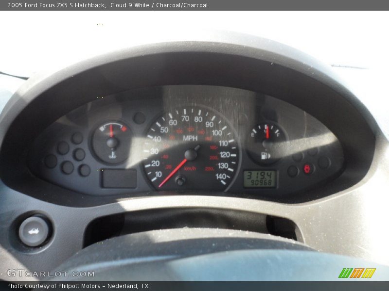 Cloud 9 White / Charcoal/Charcoal 2005 Ford Focus ZX5 S Hatchback