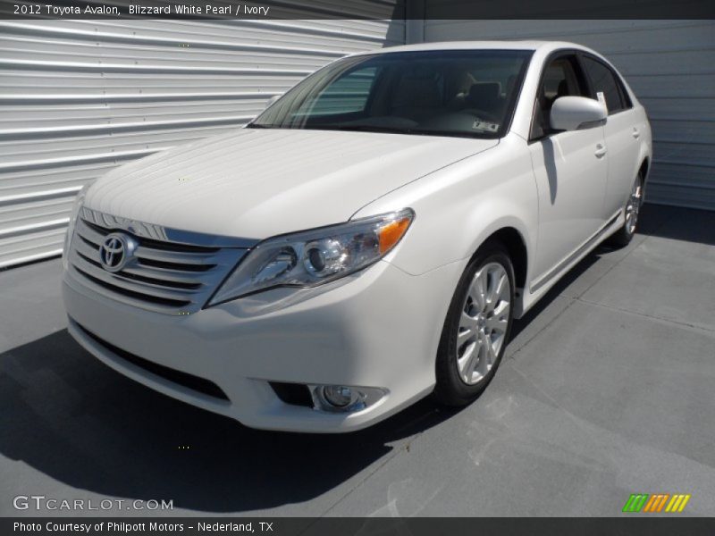 Blizzard White Pearl / Ivory 2012 Toyota Avalon