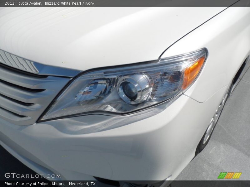 Blizzard White Pearl / Ivory 2012 Toyota Avalon