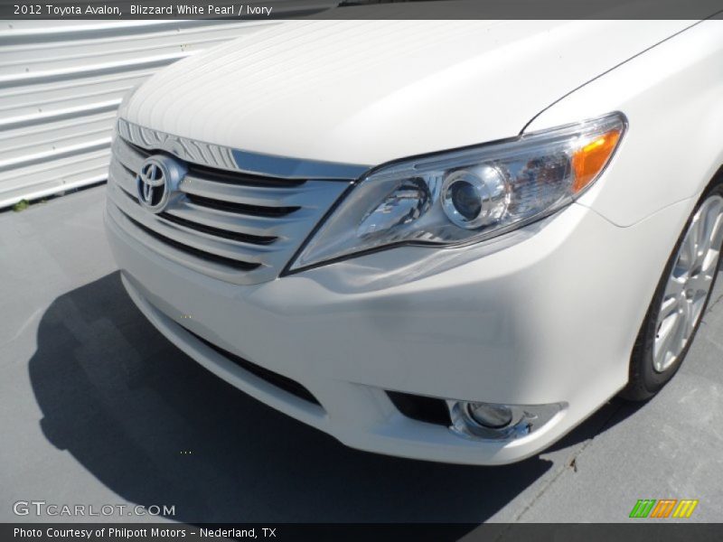 Blizzard White Pearl / Ivory 2012 Toyota Avalon