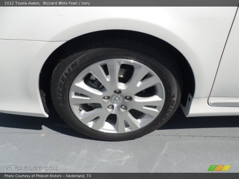 Blizzard White Pearl / Ivory 2012 Toyota Avalon