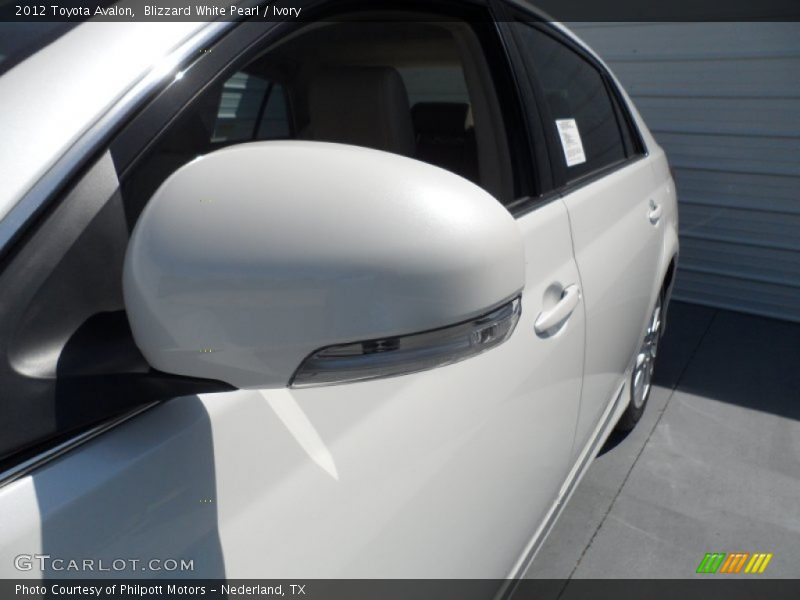 Blizzard White Pearl / Ivory 2012 Toyota Avalon