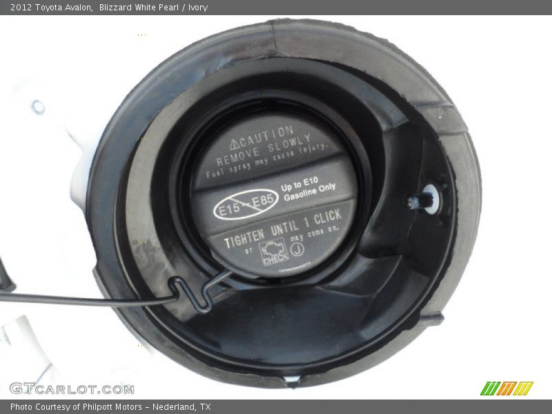 Blizzard White Pearl / Ivory 2012 Toyota Avalon
