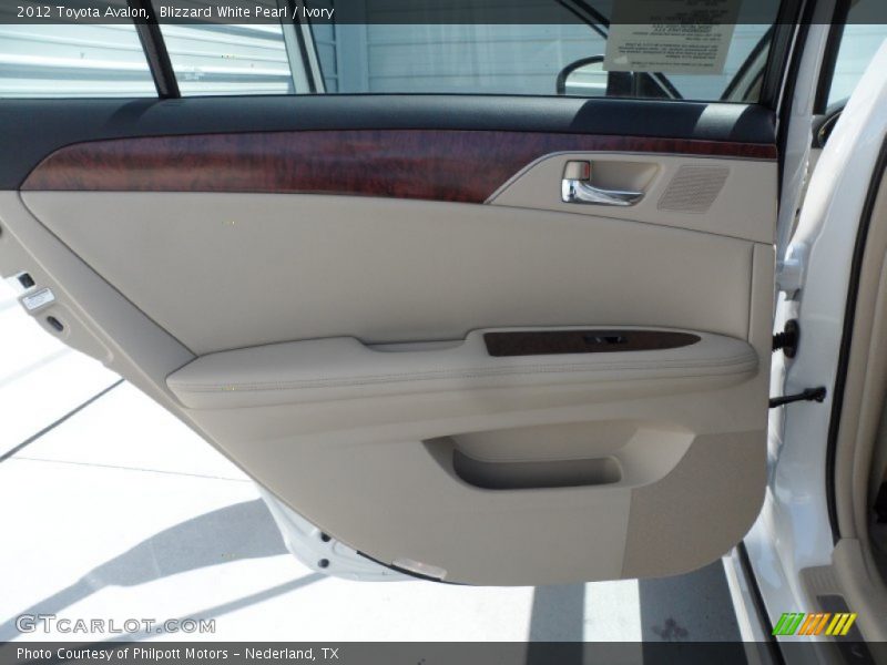 Blizzard White Pearl / Ivory 2012 Toyota Avalon