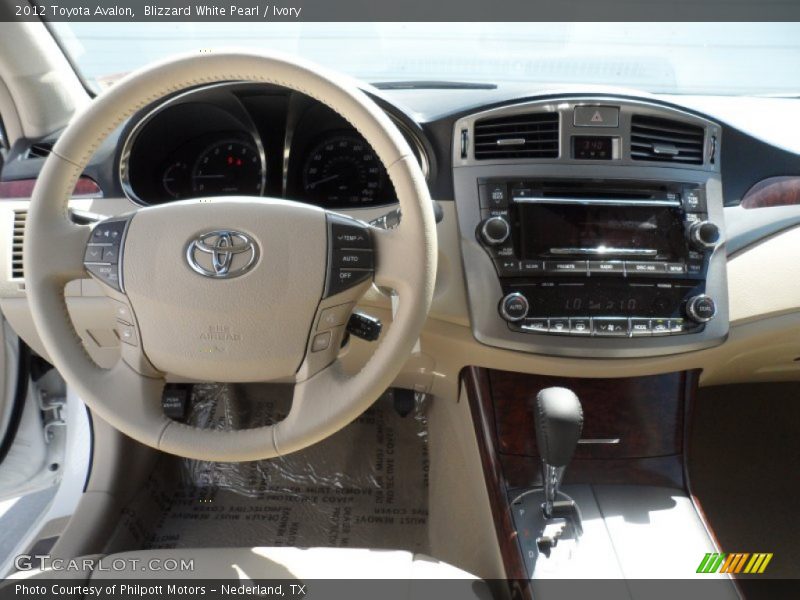 Blizzard White Pearl / Ivory 2012 Toyota Avalon