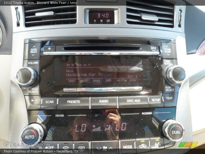 Blizzard White Pearl / Ivory 2012 Toyota Avalon