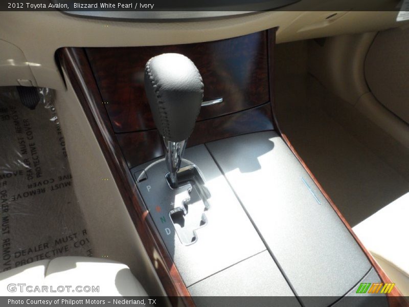 Blizzard White Pearl / Ivory 2012 Toyota Avalon