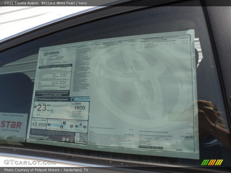 Blizzard White Pearl / Ivory 2012 Toyota Avalon