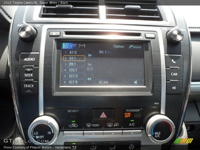 Super White / Black 2012 Toyota Camry SE