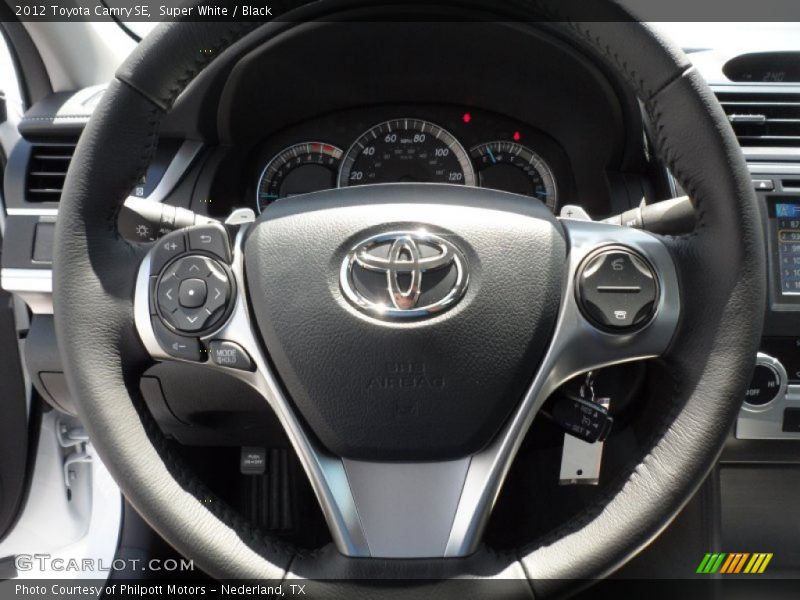 Super White / Black 2012 Toyota Camry SE