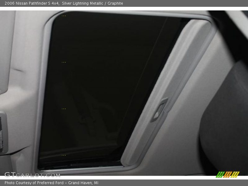 Silver Lightning Metallic / Graphite 2006 Nissan Pathfinder S 4x4