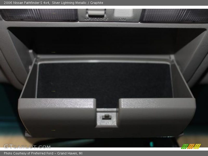 Silver Lightning Metallic / Graphite 2006 Nissan Pathfinder S 4x4
