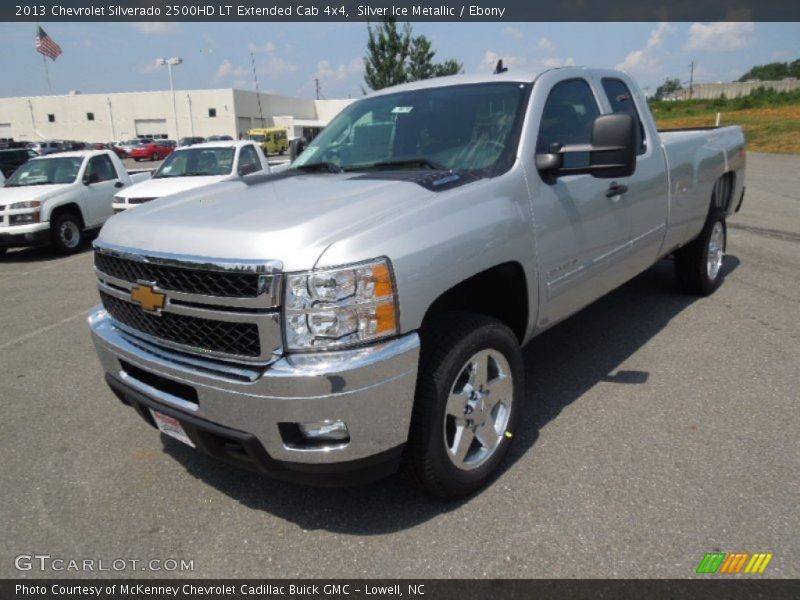 Front 3/4 View of 2013 Silverado 2500HD LT Extended Cab 4x4