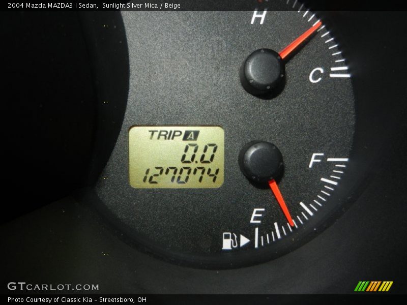 Sunlight Silver Mica / Beige 2004 Mazda MAZDA3 i Sedan