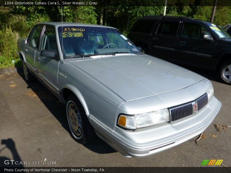 Silver Metallic / Gray 1994 Oldsmobile Cutlass Ciera S