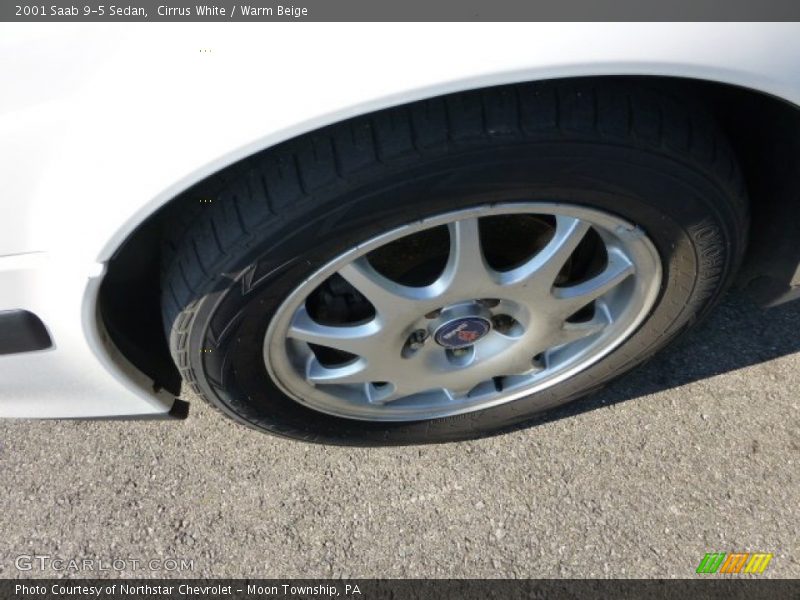 Cirrus White / Warm Beige 2001 Saab 9-5 Sedan