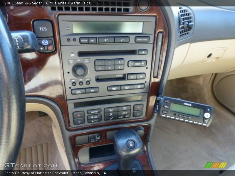 Cirrus White / Warm Beige 2001 Saab 9-5 Sedan