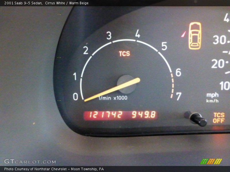 Cirrus White / Warm Beige 2001 Saab 9-5 Sedan