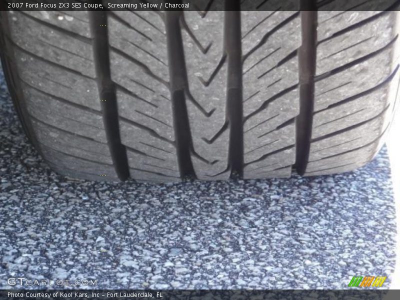 Screaming Yellow / Charcoal 2007 Ford Focus ZX3 SES Coupe