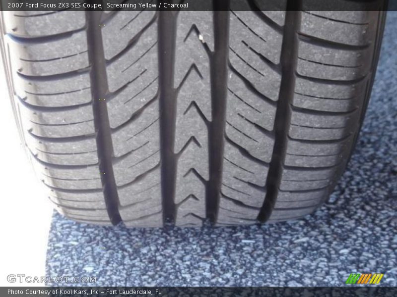 Screaming Yellow / Charcoal 2007 Ford Focus ZX3 SES Coupe