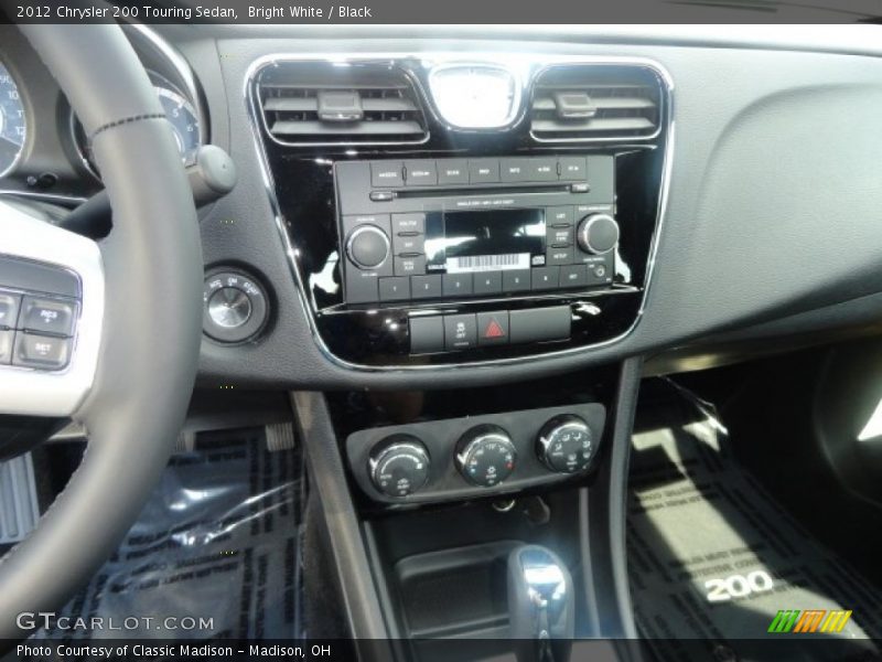 Bright White / Black 2012 Chrysler 200 Touring Sedan