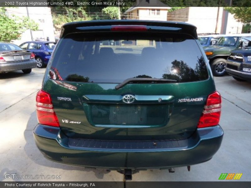 Electric Green Mica / Ivory 2002 Toyota Highlander Limited 4WD