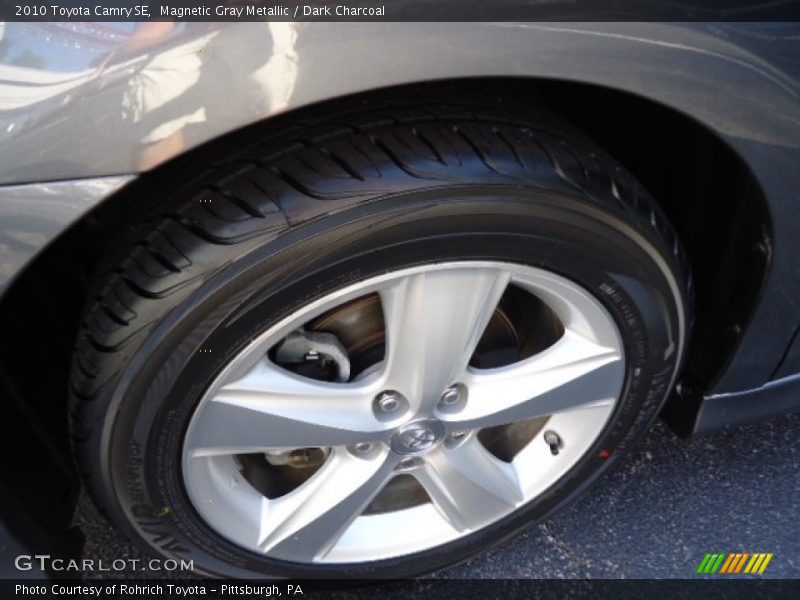 Magnetic Gray Metallic / Dark Charcoal 2010 Toyota Camry SE