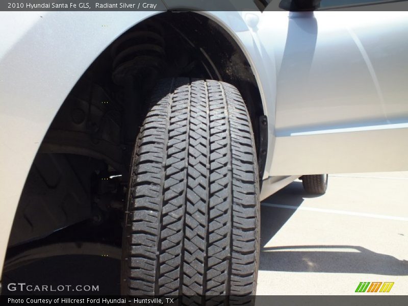 Radiant Silver / Gray 2010 Hyundai Santa Fe GLS