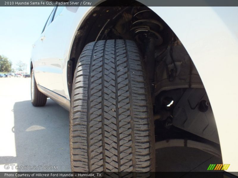 Radiant Silver / Gray 2010 Hyundai Santa Fe GLS