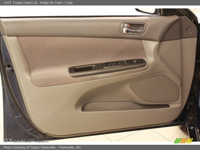 Indigo Ink Pearl / Gray 2005 Toyota Camry LE