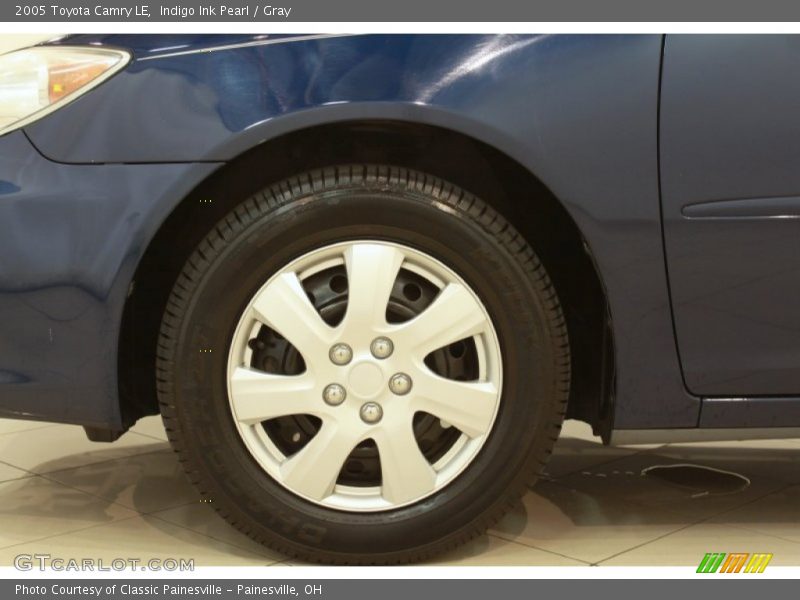 Indigo Ink Pearl / Gray 2005 Toyota Camry LE