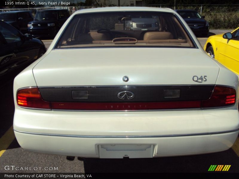 Ivory Pearl / Beige 1995 Infiniti Q 45