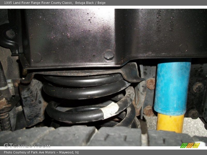 Undercarriage of 1995 Range Rover County Classic