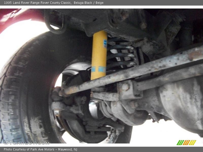 Undercarriage of 1995 Range Rover County Classic