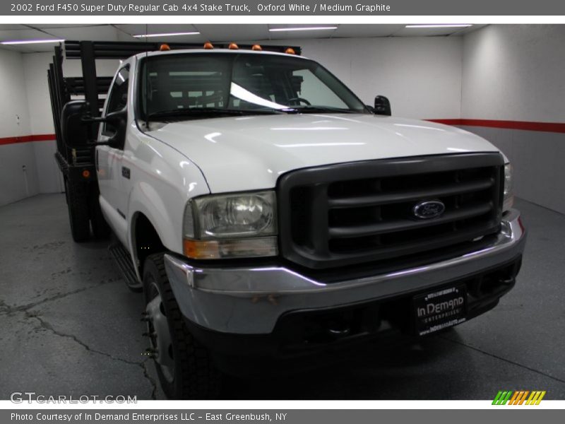 Oxford White / Medium Graphite 2002 Ford F450 Super Duty Regular Cab 4x4 Stake Truck