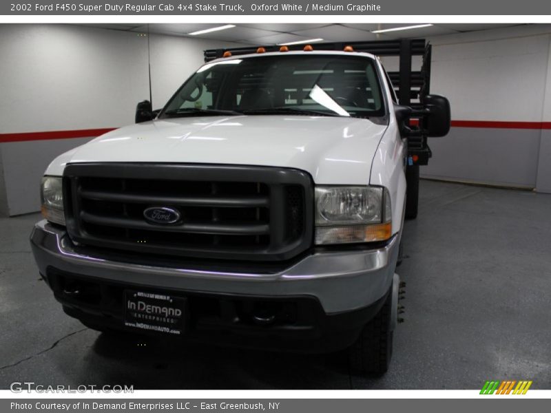 Oxford White / Medium Graphite 2002 Ford F450 Super Duty Regular Cab 4x4 Stake Truck