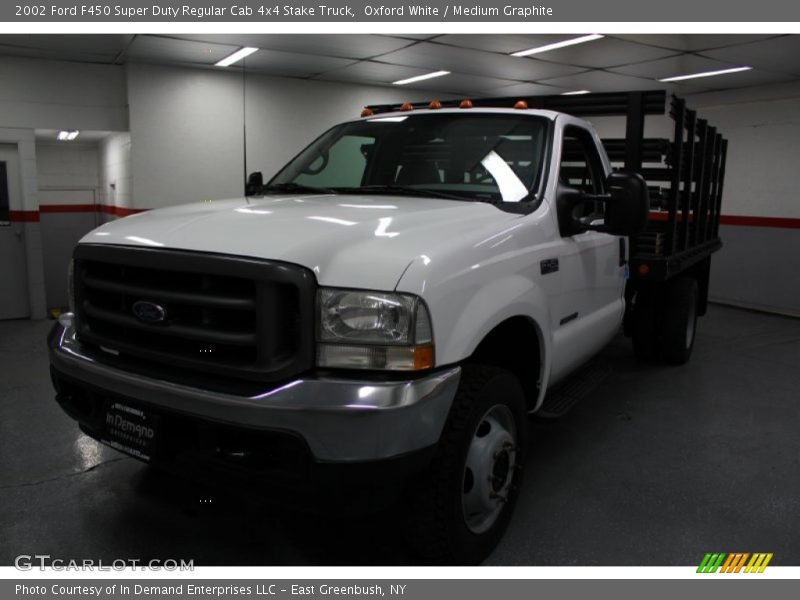 Oxford White / Medium Graphite 2002 Ford F450 Super Duty Regular Cab 4x4 Stake Truck