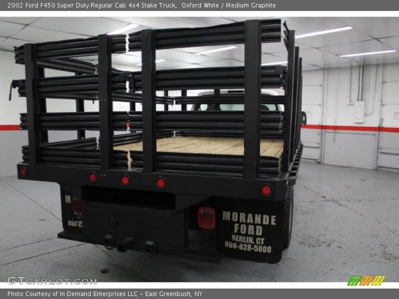 Oxford White / Medium Graphite 2002 Ford F450 Super Duty Regular Cab 4x4 Stake Truck
