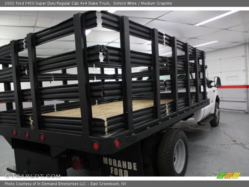 Oxford White / Medium Graphite 2002 Ford F450 Super Duty Regular Cab 4x4 Stake Truck