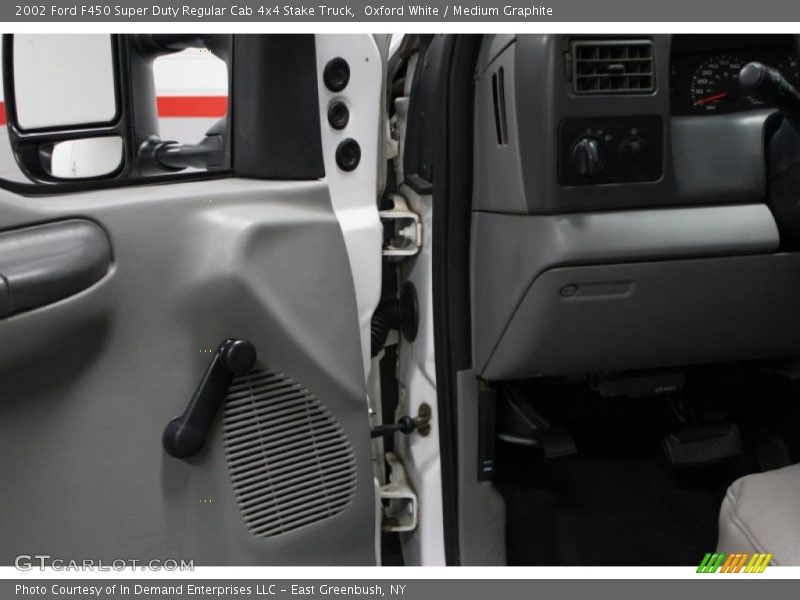 Oxford White / Medium Graphite 2002 Ford F450 Super Duty Regular Cab 4x4 Stake Truck