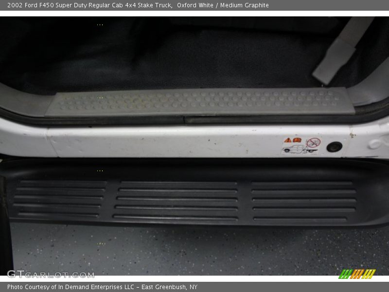 Oxford White / Medium Graphite 2002 Ford F450 Super Duty Regular Cab 4x4 Stake Truck